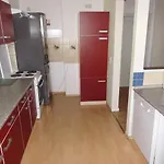 Sehr-schoene-4-raum-maisonette-fewo-mit-110qm-balkon-zentral-preiswert-t7 Διαμέρισμα *