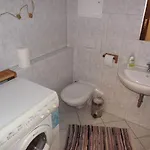 Sehr-schoene-4-raum-maisonette-fewo-mit-110qm-balkon-zentral-preiswert-t7 * Δρέσδη
