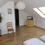 Sehr-schoene-4-raum-maisonette-fewo-mit-110qm-balkon-zentral-preiswert-t7 Διαμέρισμα *