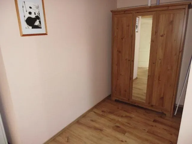 Sehr-schoene-4-raum-maisonette-fewo-mit-110qm-balkon-zentral-preiswert-t7 Apartamento