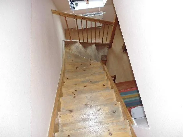 Sehr-schoene-4-raum-maisonette-fewo-mit-110qm-balkon-zentral-preiswert-t7 Apartamento Dresde