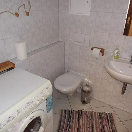 Sehr-schoene-4-raum-maisonette-fewo-mit-110qm-balkon-zentral-preiswert-t7 * Drážďany